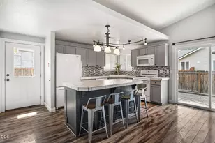 61049 Larkspur Loop, Bend, OR 97702 - Photo 10