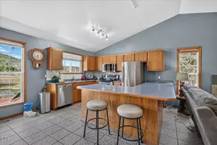 5485 Kane Creek Rd, Central Point, OR 97502 - Photo 12