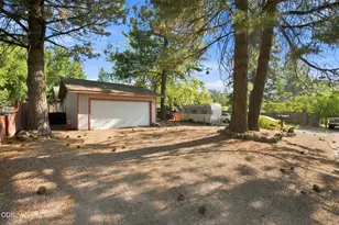 828 NW Florida Ave, Bend, OR 97703 - Photo 2