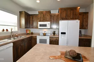 2649 NE Colleen Rd, Prineville, OR 97754 - Photo 4