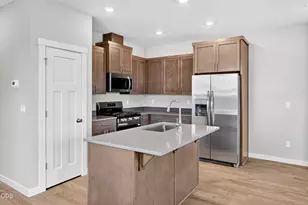 709 NW Walnut Ave, Redmond, OR 97756 - Photo 10