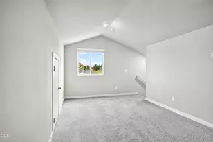 709 NW Walnut Ave, Redmond, OR 97756 - Photo 24