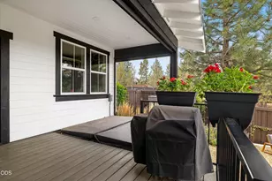 62677 NW Mehama Ct, Bend, OR 97703 - Photo 40