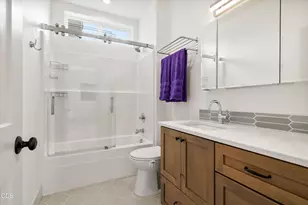 62677 NW Mehama Ct, Bend, OR 97703 - Photo 30