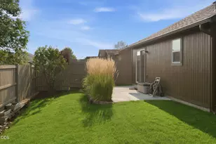 2447 NW Greenwood Ave, Redmond, OR 97756 - Photo 24