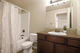 2447 NW Greenwood Ave, Redmond, OR 97756 - Photo 10