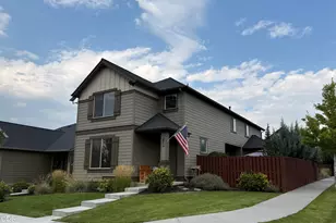 1296 NE Wilshire Dr, Prineville, OR 97754 - Photo 2