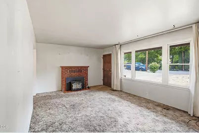 1434 NW Hawthorne Avenue, Grants Pass, OR 97526 - Photo 6