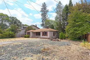 1434 NW Hawthorne Ave, Grants Pass, OR 97526 - Photo 4