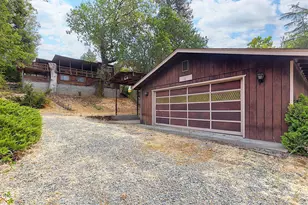 1434 NW Hawthorne Ave, Grants Pass, OR 97526 - Photo 34