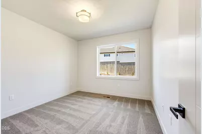 5609 Fallbrook Lane, Medford, OR 97504 - Photo 48
