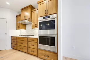 5609 Fallbrook Ln, Medford, OR 97504 - Photo 16