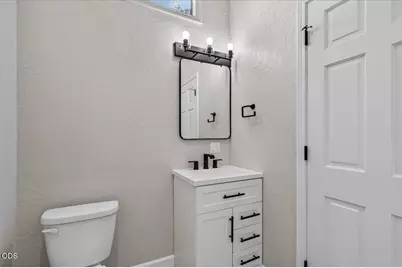 791 Oregon 238, Jacksonville, OR 97530 - Photo 22