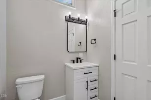 791 Oregon 238, Jacksonville, OR 97530 - Photo 22