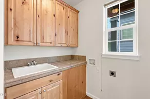 2526 NW Awbrey Rd, Bend, OR 97703 - Photo 34