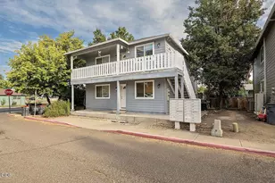 613 Valley Heart Ln, Central Point, OR 97502 - Photo 2
