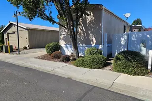 4425 W Main St, Medford, OR 97501 - Photo 22