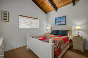 56828 Deschutes Ln, Sunriver, OR 97707 - Photo 16