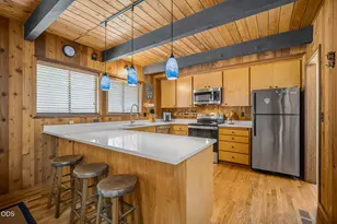 56828 Deschutes Ln, Sunriver, OR 97707 - Photo 2