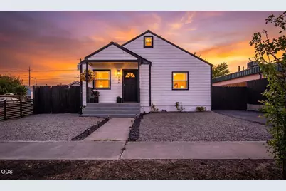736 SW 10th Street, Redmond, OR 97756 - Photo 1