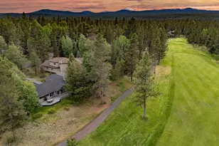 57716 Vine Maple Ln, Sunriver, OR 97707 - Photo 4