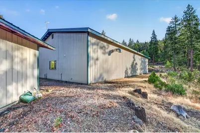 10001 E Antelope Road, Eagle Point, OR 97524 - Photo 36