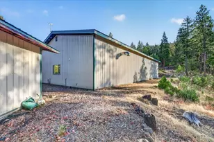 10001 E Antelope Rd, Eagle Point, OR 97524 - Photo 36