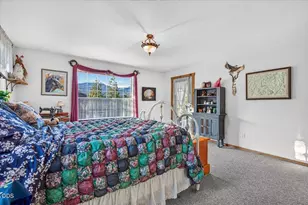 10001 E Antelope Rd, Eagle Point, OR 97524 - Photo 16
