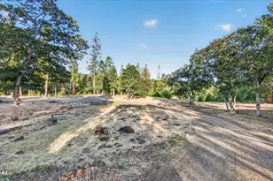 10001 E Antelope Rd, Eagle Point, OR 97524 - Photo 40