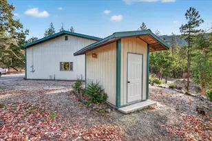 10001 E Antelope Rd, Eagle Point, OR 97524 - Photo 38