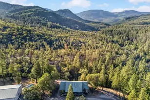 10001 E Antelope Rd, Eagle Point, OR 97524 - Photo 46