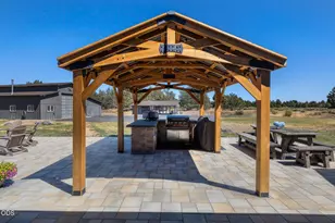 18108 Fadjur Ln, Sisters, OR 97759 - Photo 8