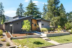 619 Elkader St, Ashland, OR 97520 - Photo 2
