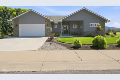 980 Harbor Isle Boulevard, Klamath Falls, OR 97601 - Photo 1