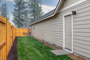 2848 NW Sterling Dr, Redmond, OR 97756 - Photo 6