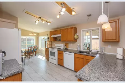1289 Nadia Way, Central Point, OR 97502 - Photo 12
