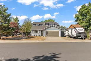 20716 Amber Way, Bend, OR 97701 - Photo 2