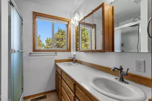 64741 Sylvan Loop, Bend, OR 97701 - Photo 16