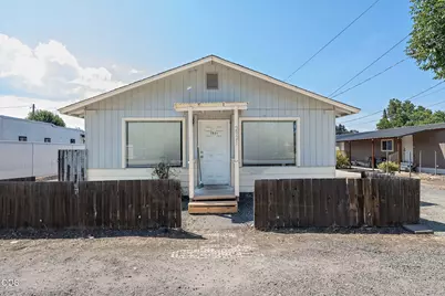 2921 Table Rock Road, Medford, OR 97501 - Photo 1