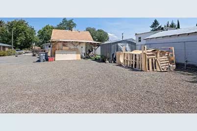 2921 Table Rock Road, Medford, OR 97501 - Photo 10