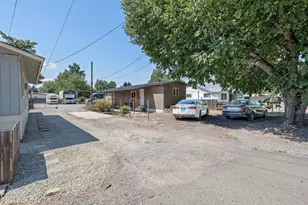2921 Table Rock Rd, Medford, OR 97501 - Photo 12
