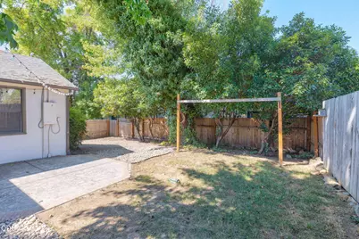 2072 NE Fairview Avenue, Grants Pass, OR 97526 - Photo 18