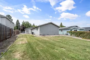 1827 Lillian St, Medford, OR 97501 - Photo 26