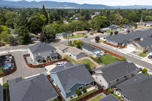 1827 Lillian St, Medford, OR 97501 - Photo 34