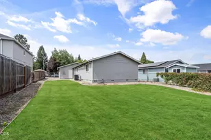 1827 Lillian St, Medford, OR 97501 - Photo 24