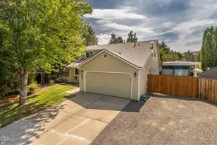 20705 Wishing Well Ct, Bend, OR 97701 - Photo 2