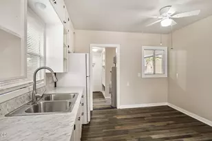 947 SW 14th St, Redmond, OR 97756 - Photo 8
