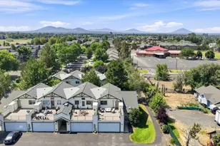 438 NW 19th, Redmond, OR 97756 - Photo 2