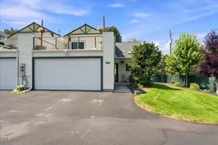 438 NW 19th, Redmond, OR 97756 - Photo 4