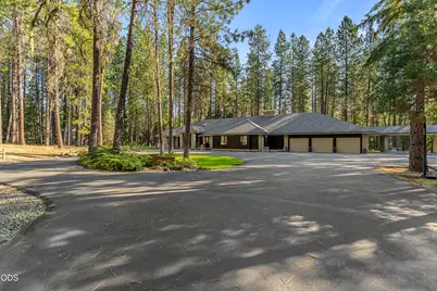 200 Brookstone Hills Drive, Grants Pass, OR 97526 - Photo 2